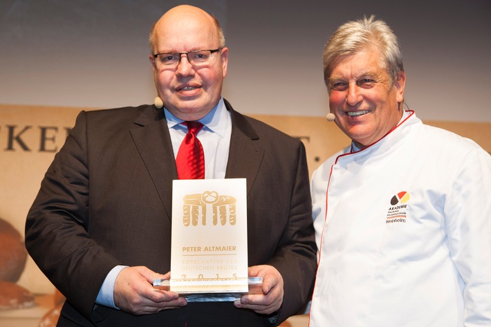Bundesminister Peter Altmaier wird Botschafter des Deutschen Brotes 2015 / Das Deutsche Bäckerhandwerk feiert den 3. Tag des Deutschen Brotes mit über 300 Gästen in Berlin