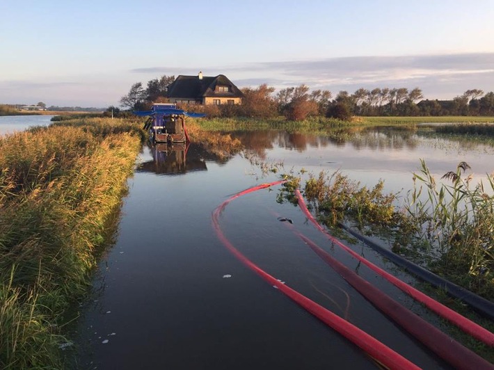 THW-HH MV SH: Sturmtief "Sebastian" forderte Pumpen des THW auf Pellworm