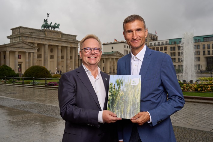 Studie: Technologieoffensive im Ackerbau kann Treibhausgas-Emissionen erheblich senken / IVA fordert neue politische Rahmenbedingungen für praxistaugliche Maßnahmen zur Verbesserung der Klimabilanz