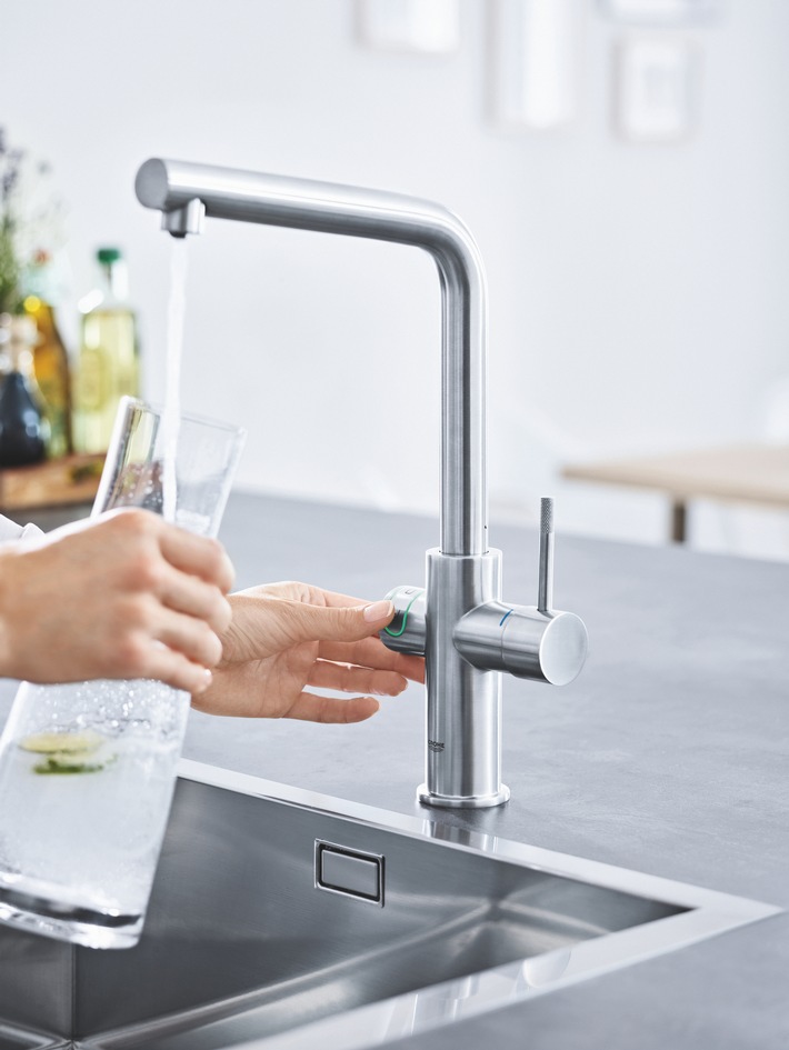 Jeder Tropfen zählt - nicht nur am Weltwassertag: GROHE Innovationen unterstützen nachhaltiges Wassermanagement (FOTO)