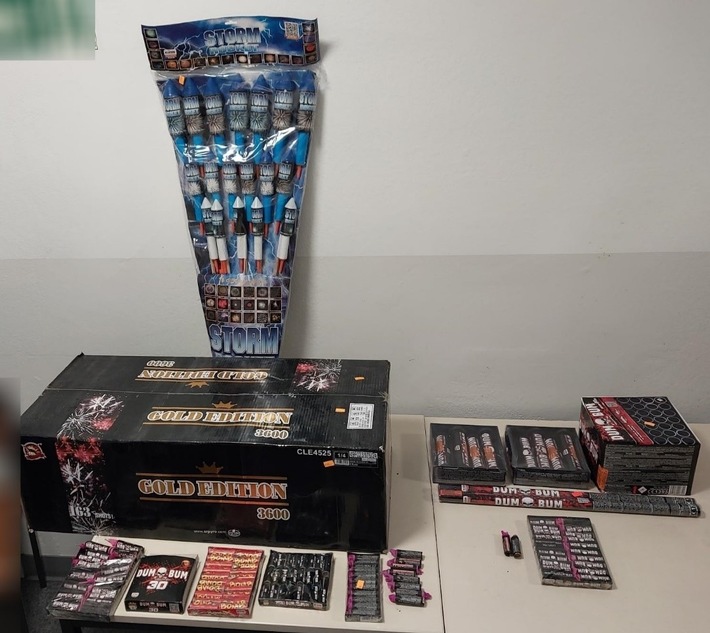 BPOLI EBB: Mehr als fünf Kilogramm Pyrotechnik beschlagnahmt