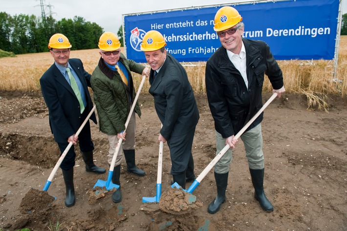 Spatenstich zum TCS-Verkehrssicherheitszentrum Derendingen