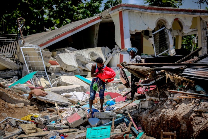 Haiti: CBM stellt 100.000 Euro Soforthilfe für Erdbebenopfer bereit / Appell der CBM: &quot;Vergesst jetzt Menschen mit Behinderungen nicht!&quot;