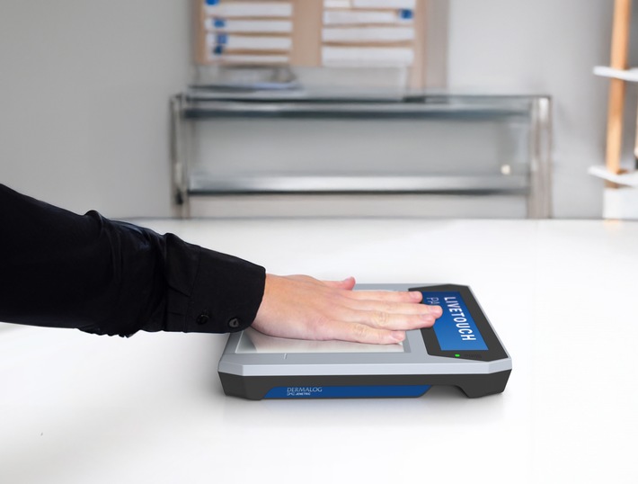 DERMALOG JENETRIC präsentiert mobilen Handflächen-Scanner LIVETOUCH PALM erstmals in den USA