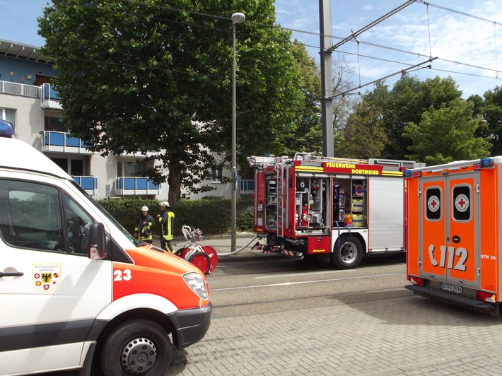 FW-DO: 10.07.2019 - Küchenbrand in Dortmund Hombruch
Rettung aus verrauchter Wohnung