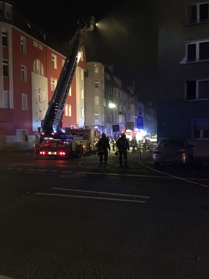 FW-DO: 06.11.2019 - Feuer in Dortmunder Nordstadt
Feuer im Keller eines Mehrfamilienhauses, mehrere Bewohner verletzt.