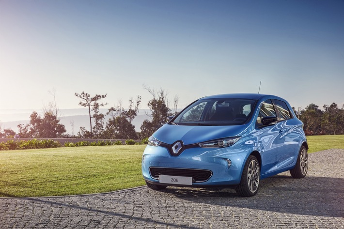 Dritte "Elektro-Runde" eingeläutet: ADAC SE und Renault verlängern ihre Leasingkooperation / ADAC Mitglieder erhalten weiterhin Sonderkonditionen beim Leasing des Elektroautos Renault ZOE