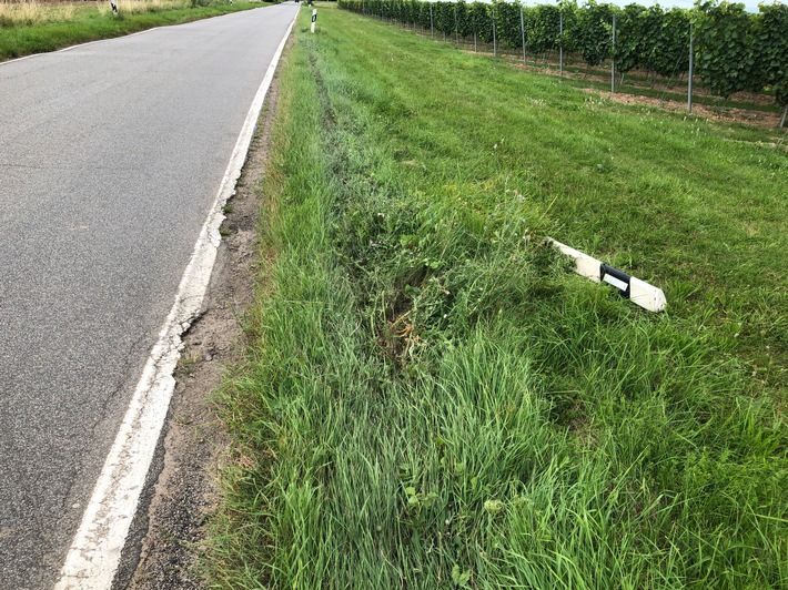 POL-PDWO: Radfahrer verursacht Unfall mit LKW und flüchtet