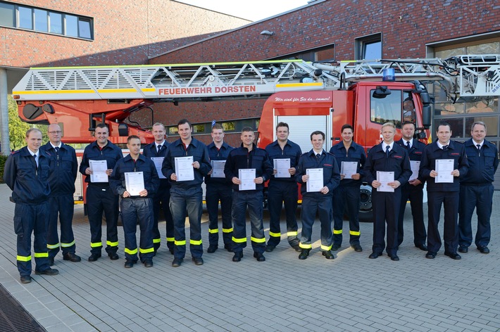 FW-Dorsten: Nachwuchs der Feuerwehr Dorsten legte die Laufbahnprüfung für den mittleren feuerwehrtechnischen Dienst mit Erfolg ab