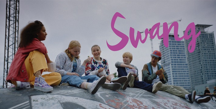 Premiere für "SWANG" ab 5. September 2025 bei KiKA / Moderne Musical-Serie über Identität und Freundschaft