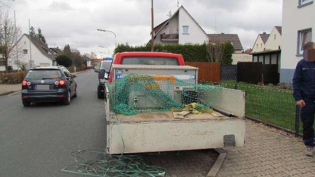 POL-HM: Dreiste Diebe entwenden Baumaschinen von Kleintransporter