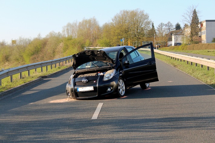 POL-ME: Zusammenstoß im Gegenverkehr - eine Person schwer verletzt - Haan - 2004030