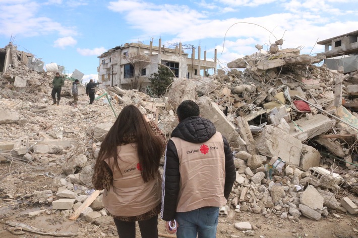 Erdbeben Türkei/Syrien: Caritas weitet Überlebenshilfe aus / Hilfsgüter-Verteilungen, Trauma-Hilfe und Haus-Reparaturen - Hunderttausende Betroffene leben in prekären Verhältnissen