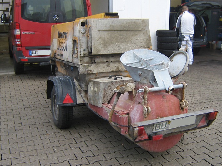 POL-ME: Marodes Fahrzeuggespann ohne gültige Fahrerlaubnis geführt - Ratingen - 2011064