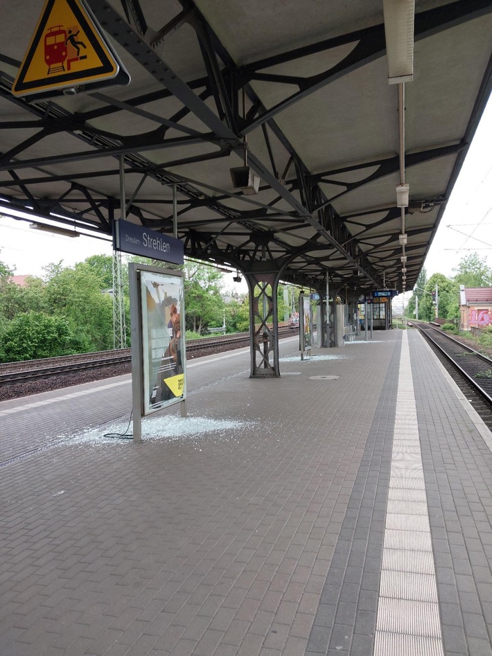 BPOLI DD: Zeugenaufruf nach Sachbeschädigung am Haltepunkt Dresden-Strehlen
