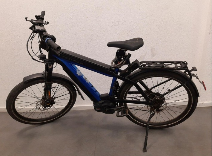 BPOL-HB: Tausche schrottreifes Damenrad gegen neues E-Bike ...