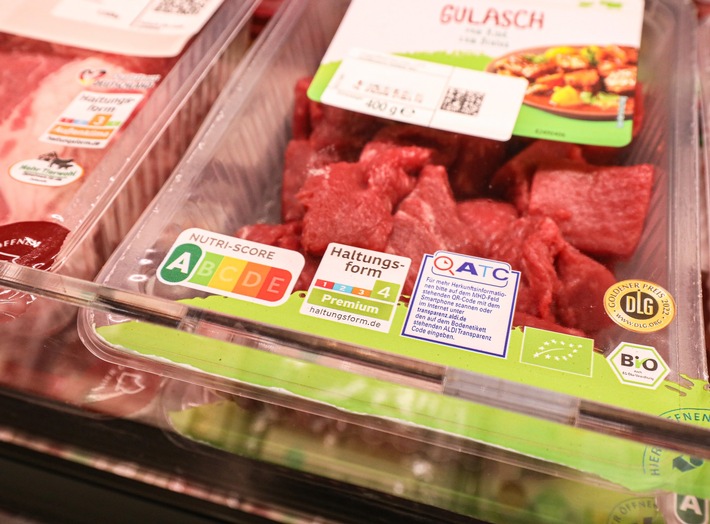 Tierwohlware wird immer beliebter: ALDI SÜD stellt auch Rindfrischfleisch deutlich früher auf höhere Haltungsformen 3 und 4 um