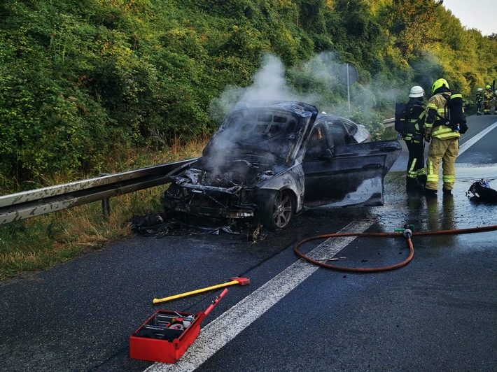 POL-OS: Osnabrück: BMW brannte auf der A33 - mehrstündige Sperrung einer Richtungsfahrbahn