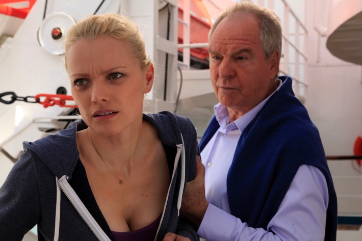 ZDF-Samstagskrimi "Einsatz in Hamburg - Mord an Bord"/  Franziska Knuppe in ihrer ersten TV-Rolle (BILD)
