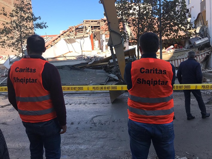 Tremblement de terre en Albanie: Caritas met 500