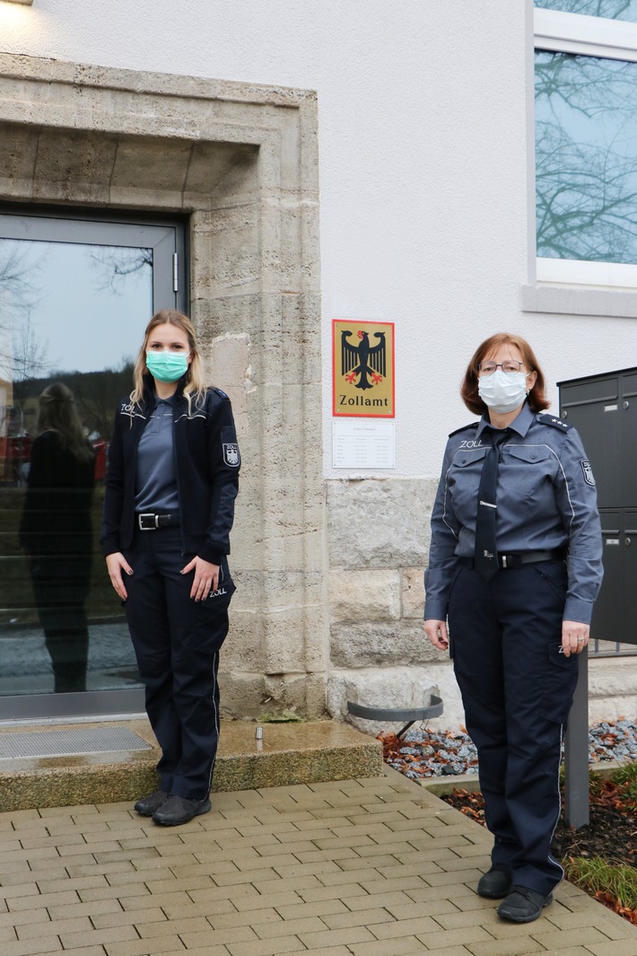 HZA-EF: Bedienstete der Zollämter des Hauptzollamts Erfurt in Dienstkleidung