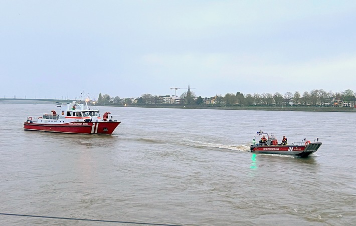 FW-BN: Bonn, Wasserrettungseinsatz Rheinstrom