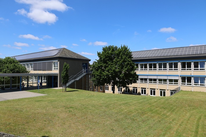 Landkreis Bernkastel-Wittlich übernimmt Photovoltaikanlage auf der Gesamtschule in Morbach