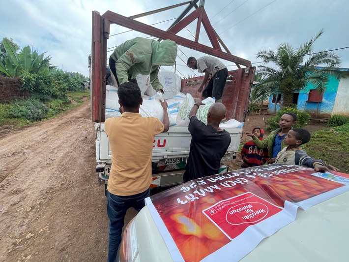 Nothilfe für Erdrutsch-Opfer