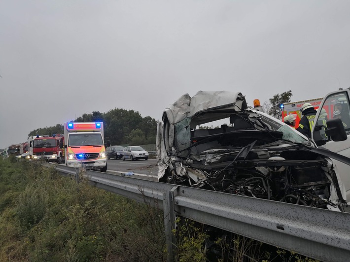 FW-WRN: TH_PERSON_KLEMMT - BAB1 > Köln - VU 3 LKW