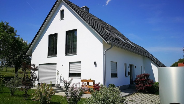 Vermieter-Portal mietspiegel.com - Vergleichsmieten von Häusern oder Wohnungen heranziehen um Mieterhöhungen durchzusetzen, wenn ein Mietspiegel nicht vorhanden ist. / Weiterer Text über ots und www.presseportal.de/nr/167740 / Die Verwendung dieses Bildes für redaktionelle Zwecke ist unter Beachtung aller mitgeteilten Nutzungsbedingungen zulässig und dann auch honorarfrei. Veröffentlichung ausschließlich mit Bildrechte-Hinweis.