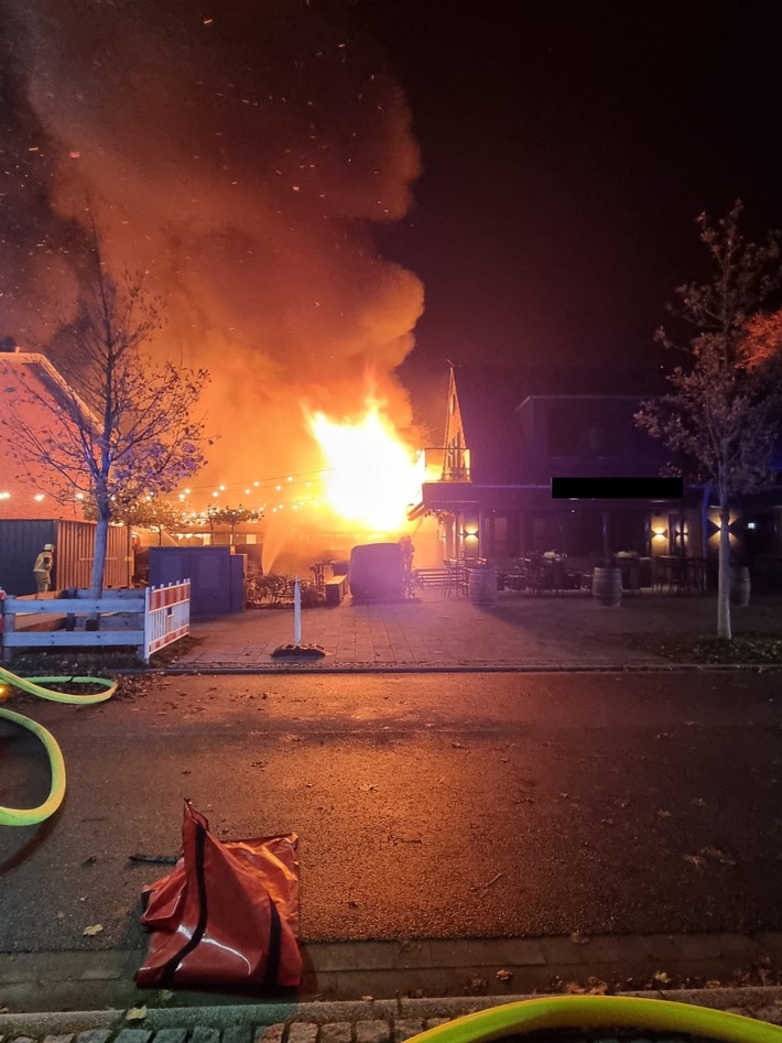 POL-WHV: Brand einer Lagerhalle in Wilhelmshaven