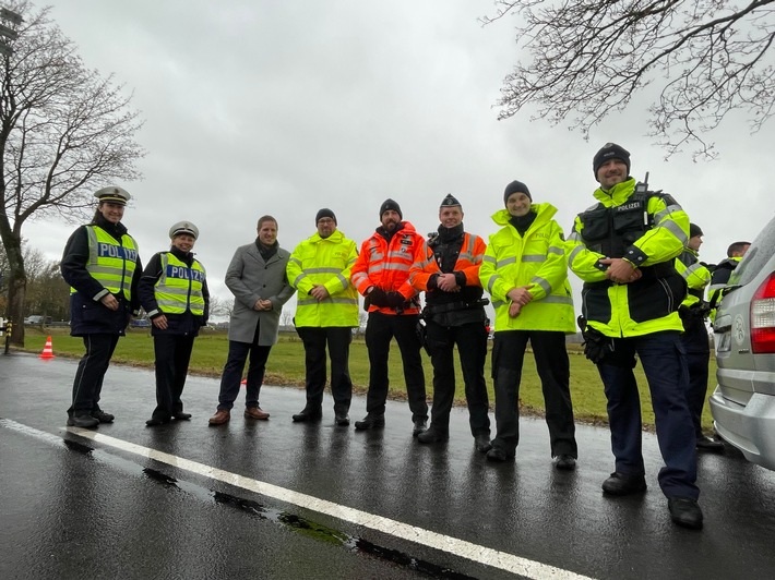 POL-EU: Umfangreiche Kontrollmaßnahmen von Polizei, Bundespolizei und Zoll in der Grenzregion