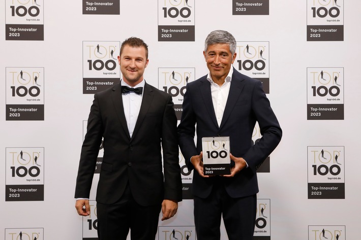 TOP 100 Preisverleihung: Ehrung für 3 Plus Solutions zu den Innovativsten Deutschlands / Wissenschaftsjournalist Ranga Yogeshwar überreicht die TOP 100 Auszeichnung