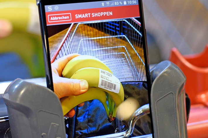 REWE forciert &quot;Scan&amp;Go&quot; / Kunde scannt selbst Einkauf - Innovative Technik bald in über 100 Märkten