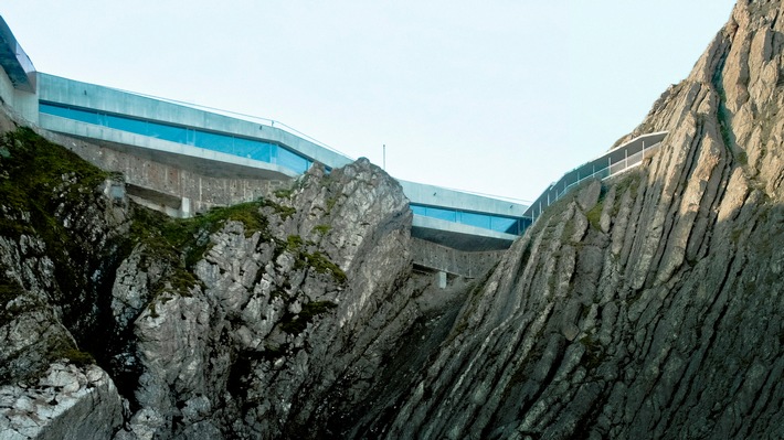 Panoramagalerie Pilatus Kulm gewinnt Corporate Architecture Auszeichnung 2012 / 3. &quot;Award für Marketing + Architektur&quot; im KKL Luzern verliehen