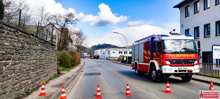 FW-PL: Ortsteil Holthausen - Schwerer Betriebsunfall, Hubschrauber muss landen