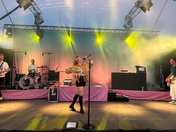 Römer, Sundowner und die Pink Poms