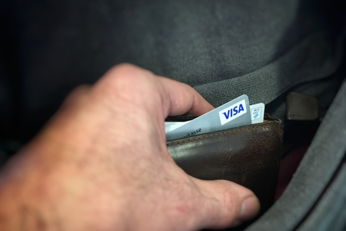 POL-PPWP: Portemonnaie und Bankkarte gestohlen - Was ist zu tun?