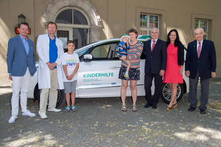 Ford S-MAX für Selbsthilfegruppe "KINDERHILFE" (FOTO)