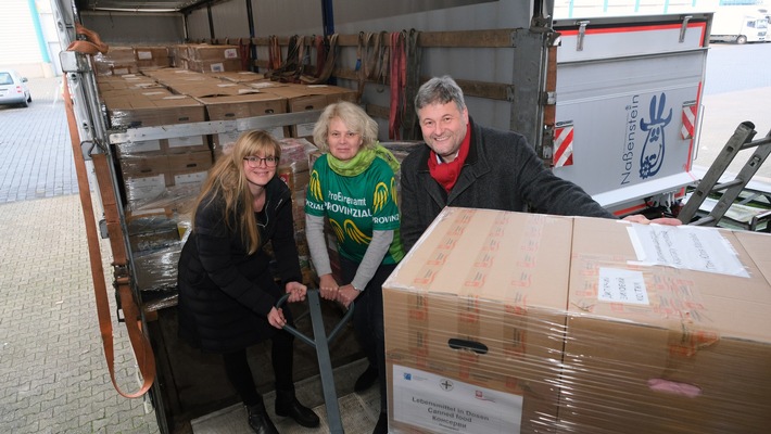 Provinzial unterstützt Spendenaktion „Eine Dose für Czernowitz“ mit 10.000 Euro