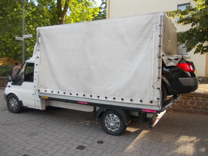 POL-PDNW: Beamte verhindern Fahrt mit überladenem Ford Transit