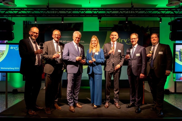 Weinwirtschaft braucht klare Perspektiven und politische Rückendeckung / DRV-Weinempfang mit Bundeslandwirtschaftsminister Alois Rainer