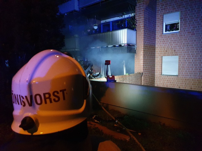 FW Tönisvorst: Gemeldeter Wohnungsbrand im Stadtteil St. Tönis