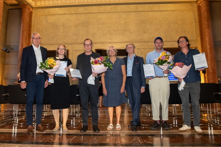 Pressemeldung: Medienschaffende mit Dietrich-Oppenberg-Medienpreis ausgezeichnet