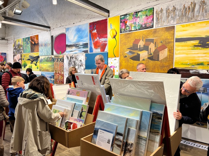 Solothurn: 24. Schweizer Kunstsupermarkt / Haben Sie Angst vor der Kunst?