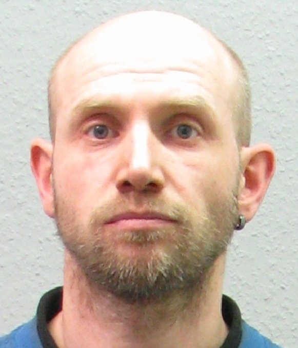 POL-ESW: -Öffentlichkeitsfahndung- Eschweger Kripo fahndet nach dem 40-jährigen Dietrich Gerlinger aus Bad Sooden-Allendorf; Polizei bittet die Öffentlichkeit um Hinweise zu dem flüchtigen Tatverdächtigen