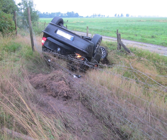 POL-CUX: Pkw in Wildschutzzaun "gefangen" + Radlerin angefahren und geflüchtet - 40-Jährige leicht verletzt u.a.