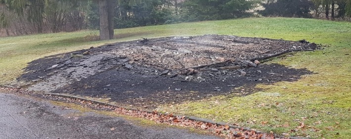 POL-NOM: Abgebrannte Gartenhütte