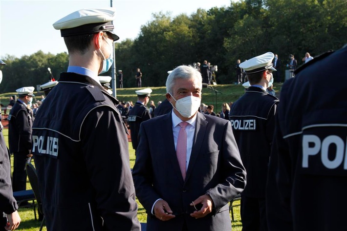 HDP-RP: Studierende der Hochschule der Polizei leisten feierlichen Eid am Polizeicampus Hahn