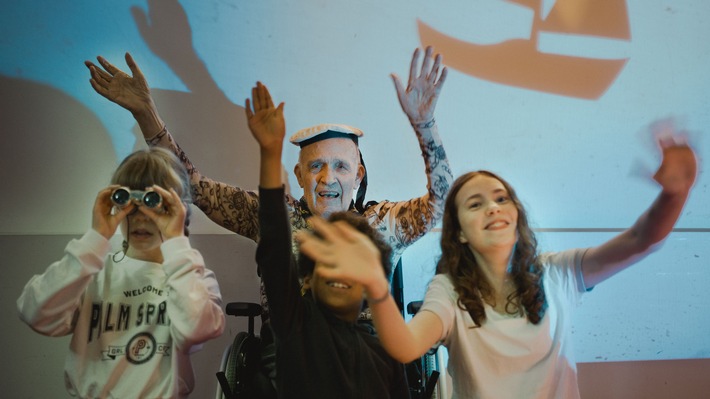 Die Anprobe. Erinnern in Zeiten des Vergessens / Premiere des Theaterensembles PAPILLONS am 28. Juni 2024 im "F2 Theater im Pflegewohnheim"